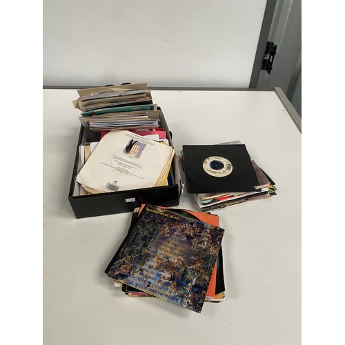 119 - Quantity of 45 singles inc GiGi, Diana Ross etc