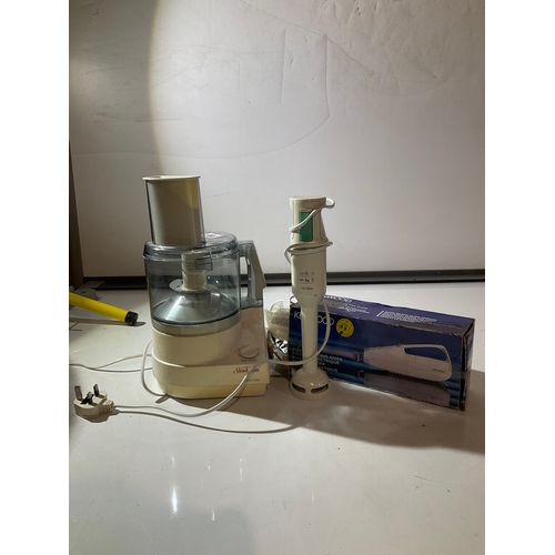 106 - Kenwood Handheld Blender & Sunbeam Large Chopper
