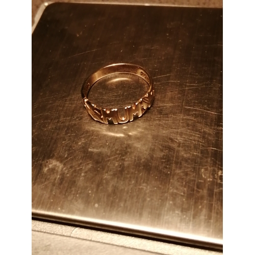 29A - 9ct gold ring set with MUM design 1.76 grams Size L