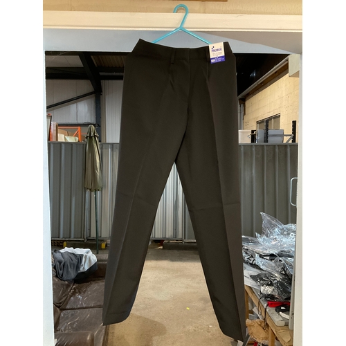 369 - Quantity of 11x ladies work trousers size 18