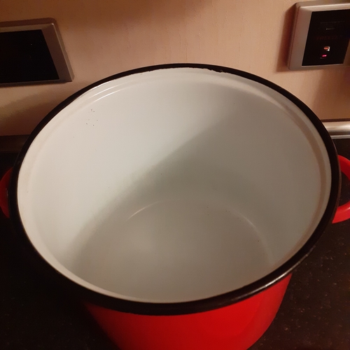 4 - Enamelled lidded casserole/stew pot. Approx 20 cm tall