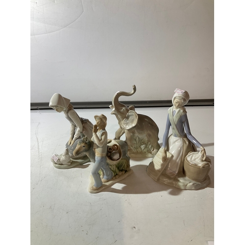 301 - 2x nao figurines and 2 others