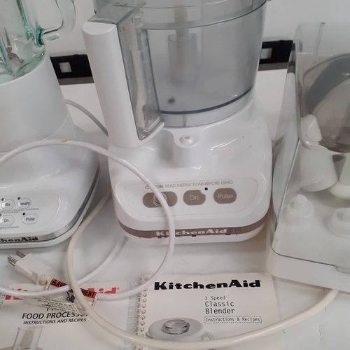 26 - Kitchen aid blender and food processor.  AMERICAN. Sold as parts only as 120v.