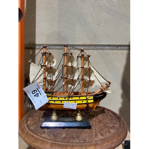 49 - Small (15cm) wooden model ship of battle of the Falgon