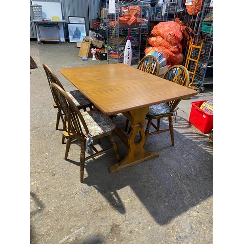 253 - Oak dinging table with 4 chairs - 140x90cm