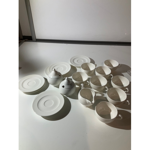 402 - Villeroy & Boch part tea service set