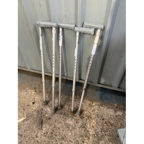 294 - 5x aluminium walking sticks