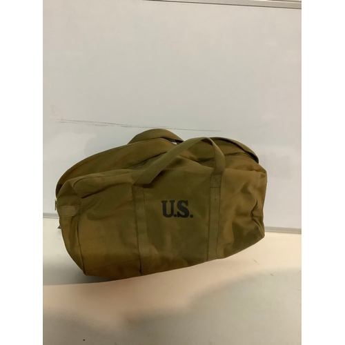 78 - His & Hers very good replicas of US Army over night bags in fantastic condition