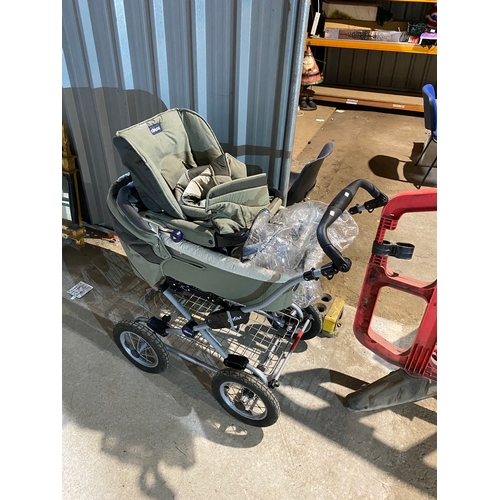 187 - Child’s Chicco pram in good condition