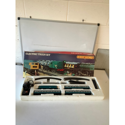 314 - Hornby railways electric train set with box