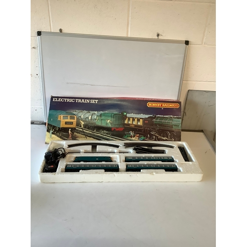 314 - Hornby railways electric train set with box