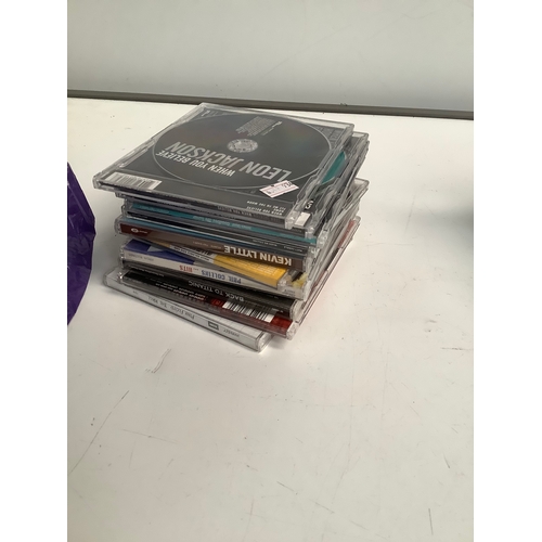 444 - Collection of cds incl James blunt, shakira, Phil Collins etc