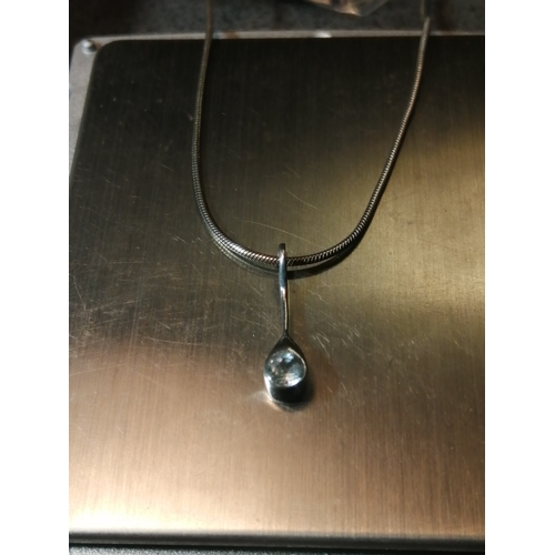 20A - Silver necklace with solitaire gemstone pendant 4.77 grams