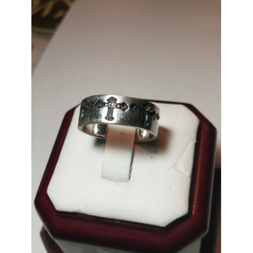 27A - Silver ring 5.61 grams Size R