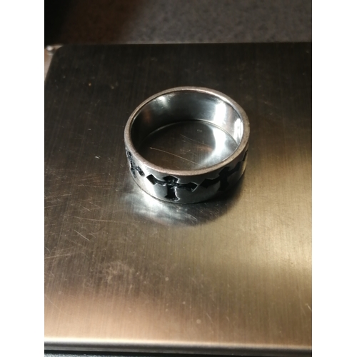 27A - Silver ring 5.61 grams Size R