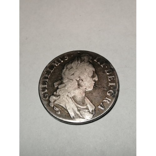 38A - 1695 William III crown in good fine condition