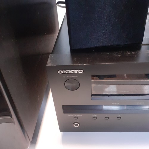 21 - Onkyo AV Receiver with lage speaker and 3 small speakers. Model HT-R358. Working.