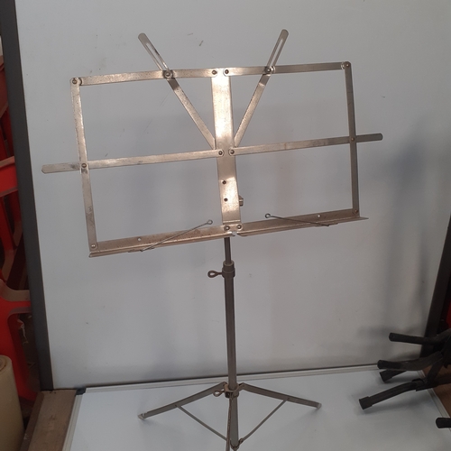 17 - Silver colour metal music stand