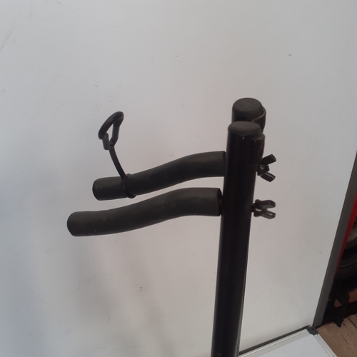 7 - Guitar stand
