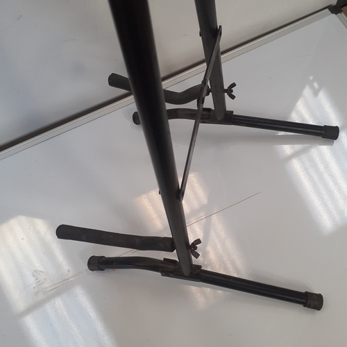 7 - Guitar stand