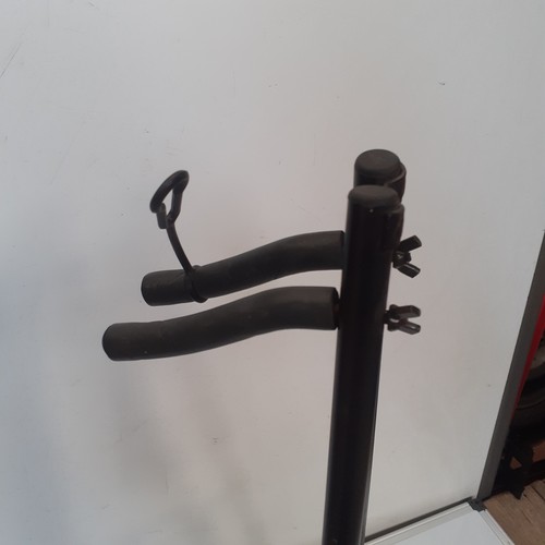 18 - Guitar stand