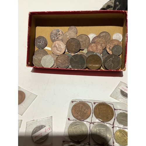 32 - Large quantity of mixed coins inc crowns, 50p, pennies, 10p & much more