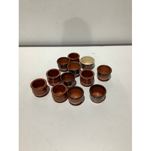 417 - Quantity of terracotta ramekin pots