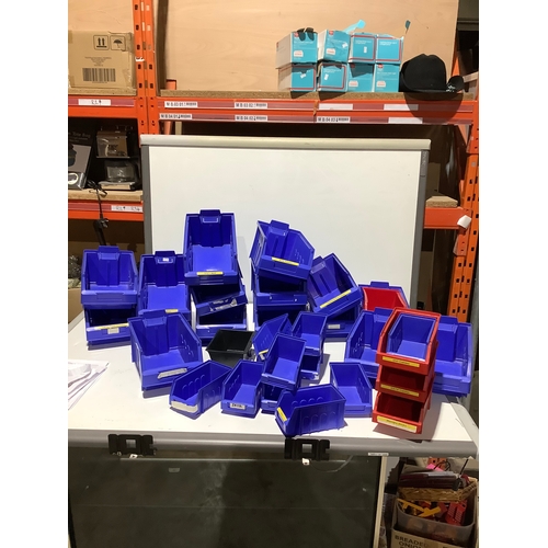 395 - Large quantity of Dexion racking plastic units