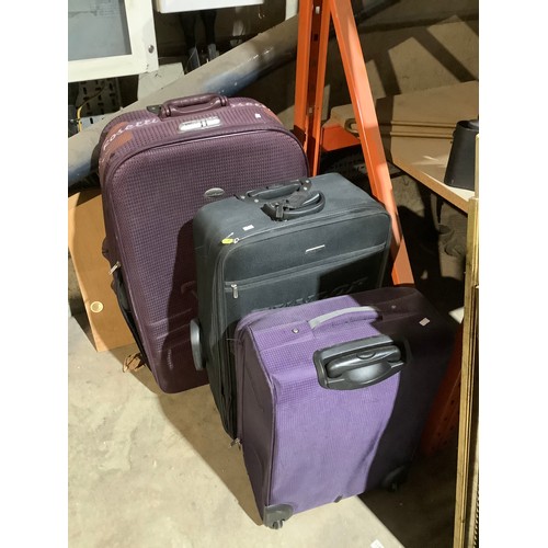 29 - 3x various size luggage cases
