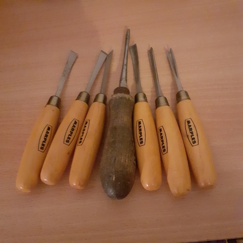 13 - Set of 6 Marple gouges and chisels plus one other gouge. Marple are good condition.