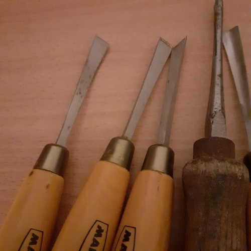 13 - Set of 6 Marple gouges and chisels plus one other gouge. Marple are good condition.