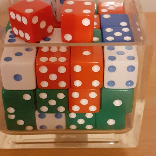 15 - Quantity of 52 playing dice.