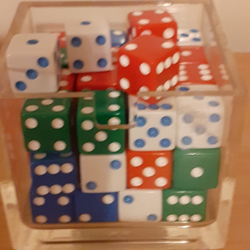 15 - Quantity of 52 playing dice.