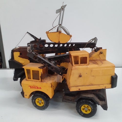 18 - 2 large tonka cranes. Restoration project/Spares