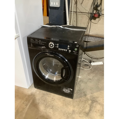 37 - Hotpoint 9+6kg A class ultima WDUD9640 black washing machine - working