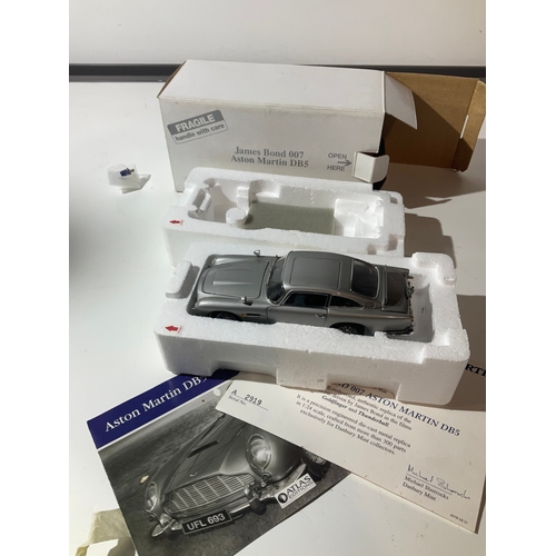 61 - 1:24 scale Dandbury Mint Aston Martin DB5 James Bond 007 silver birch - boxed with certificate in mi... 