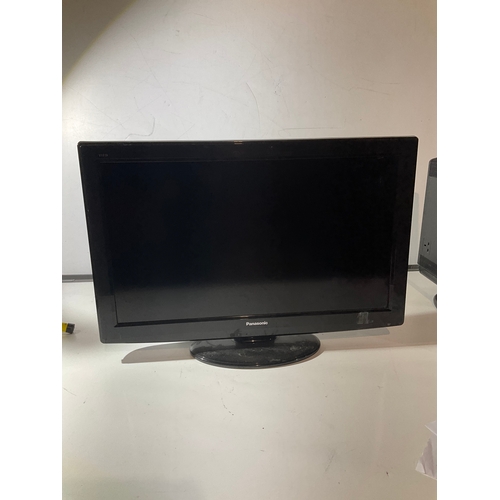 210 - Panasonic 32” tv - no remote - working