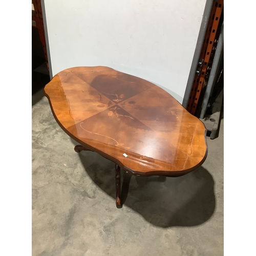 342 - Glossy veneered coffee table - 1m long