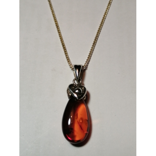 24A - Silver necklace with amber gemstone 4.16 grams