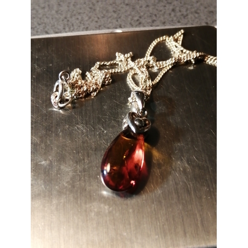 24A - Silver necklace with amber gemstone 4.16 grams