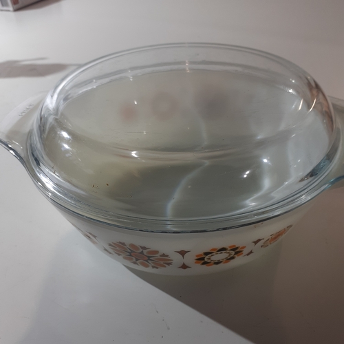 8 - Vintage 1960s pyrex lidded casserole dish. Toledo pattern. Good condition