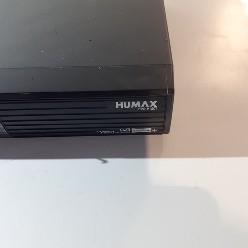 13 - Humax PVR-9150T Freeview recorder with remote. Working