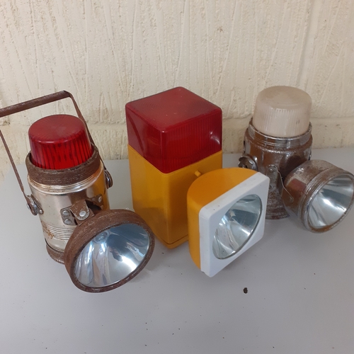 32 - 3 x retro/vintage lamps. Pifco and vidor. Untested