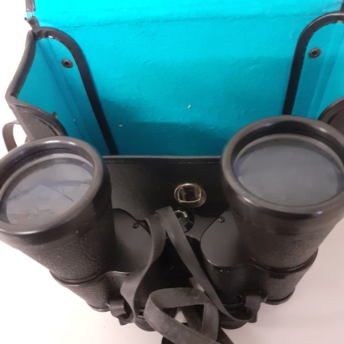 34 - Commodore 10 x 50 wide angle binoculars in case. Working.