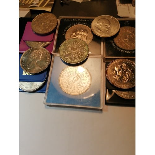 32A - Collection of English crowns