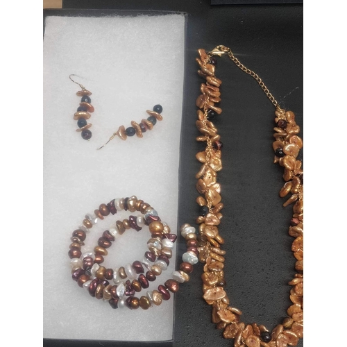 81 - Popcorn pearls necklace, bracelet & ear ring set