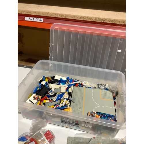 92 - Large tub of Lego pieces, mats & manual