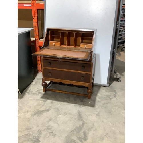 226 - Very nice condition writing bureau with key