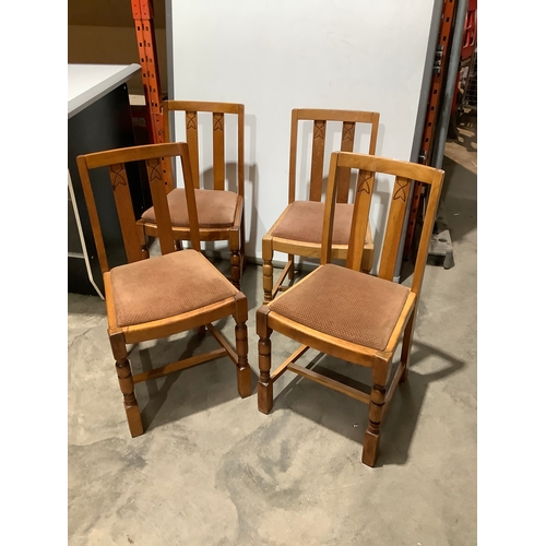 279 - 4x matching dining chairs