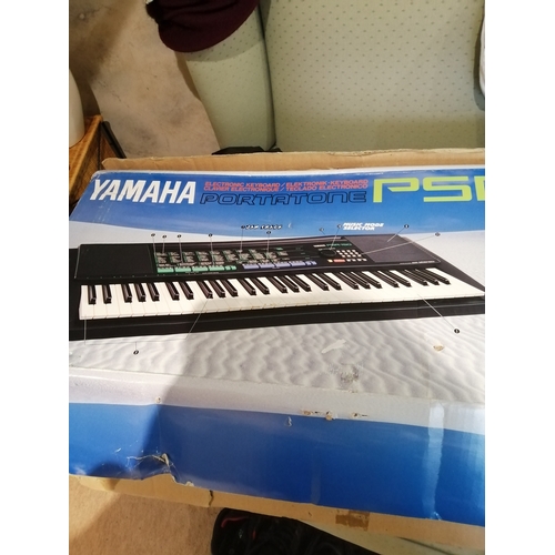 42A - Yamaha PSR-150 electronic keyboard in perfect working condition with original box